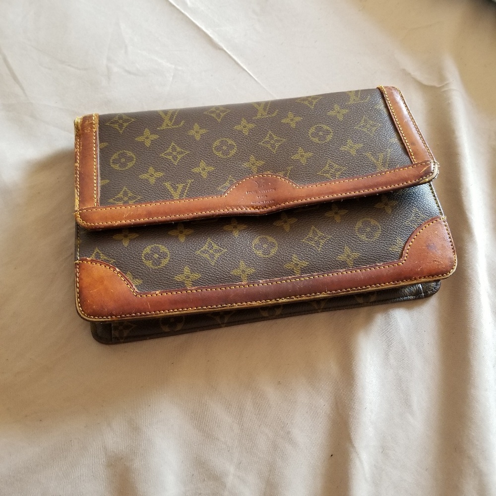 Vintage LV clutch
